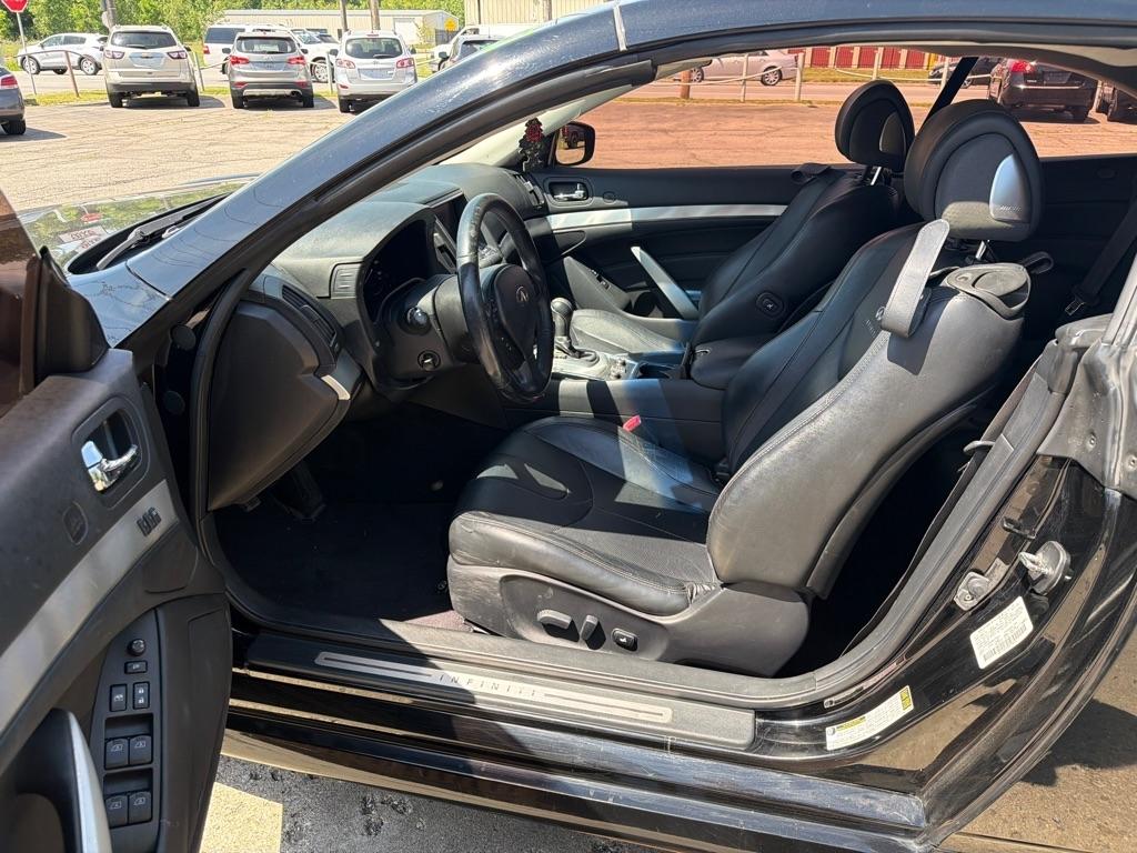 Infiniti G Convertible  2013