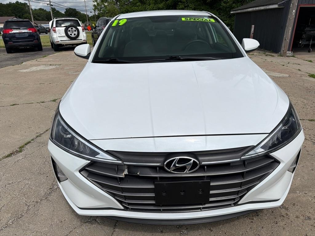 Hyundai Elantra  2019