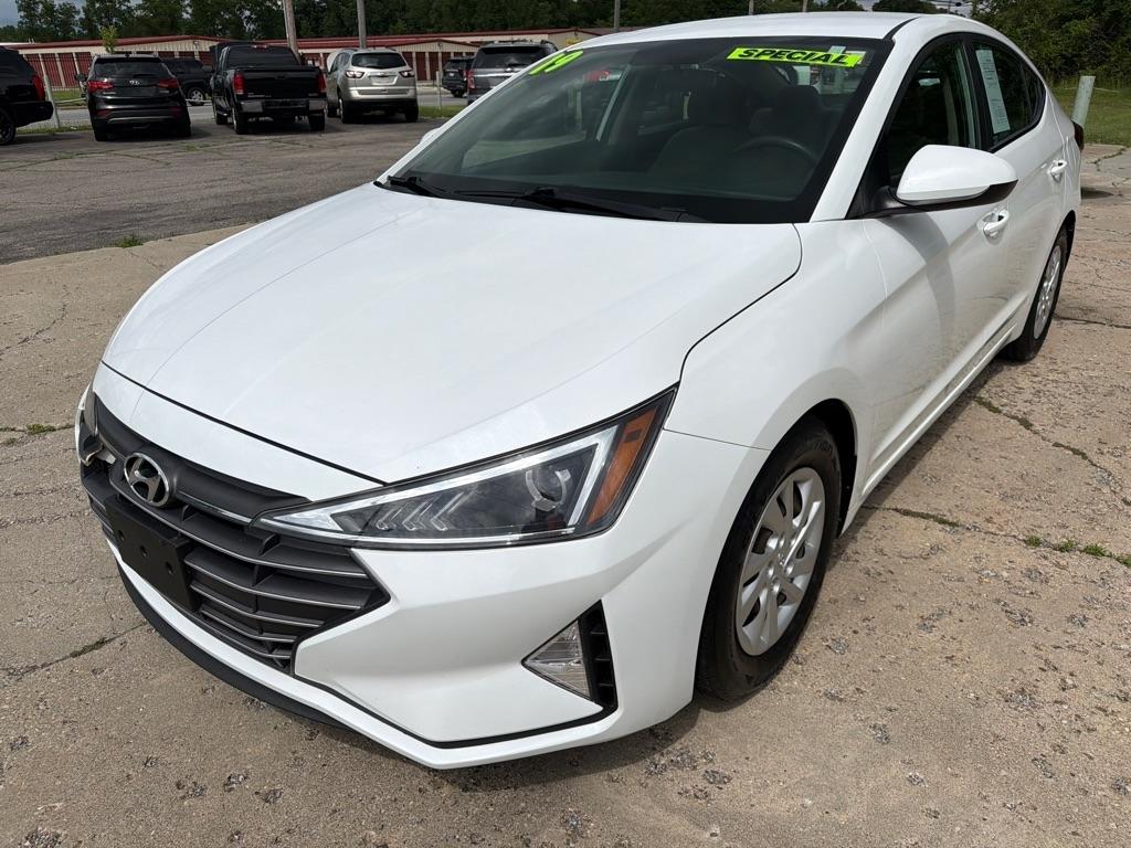 Hyundai Elantra  2019