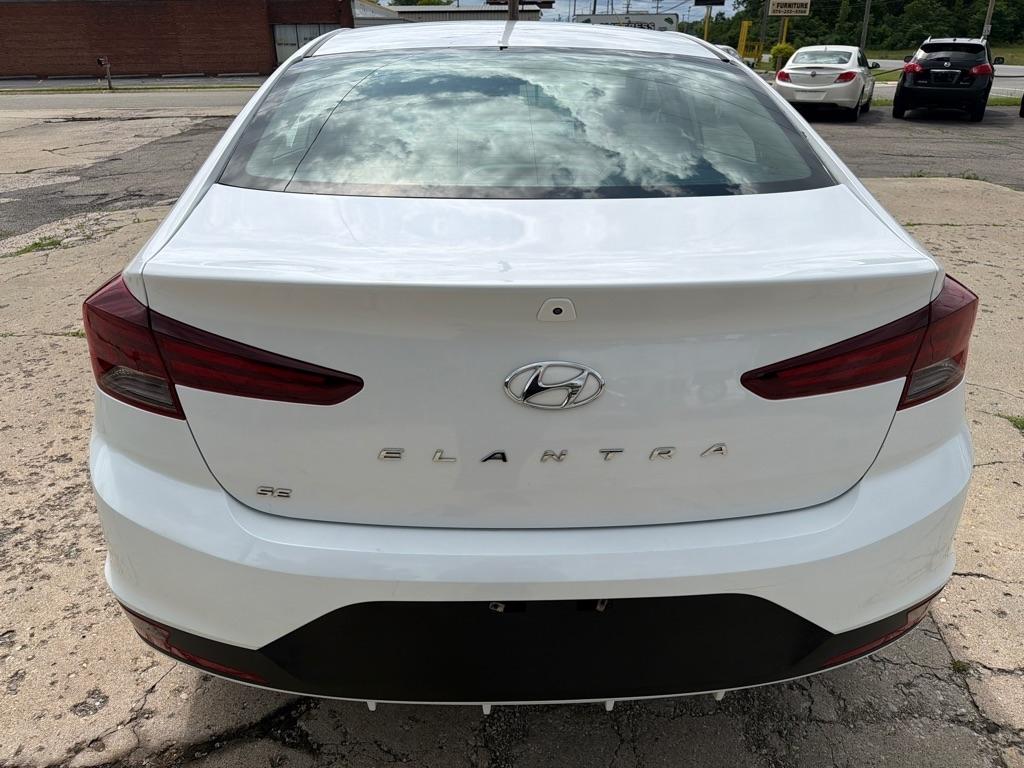 Hyundai Elantra  2019