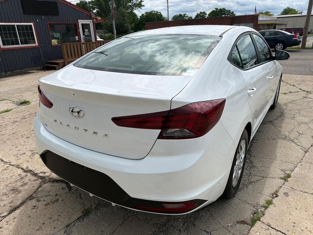 Hyundai Elantra  2019