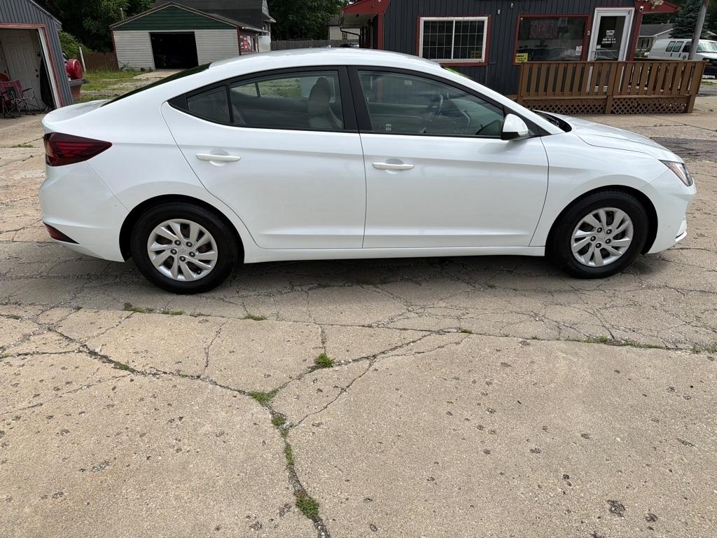 Hyundai Elantra  2019