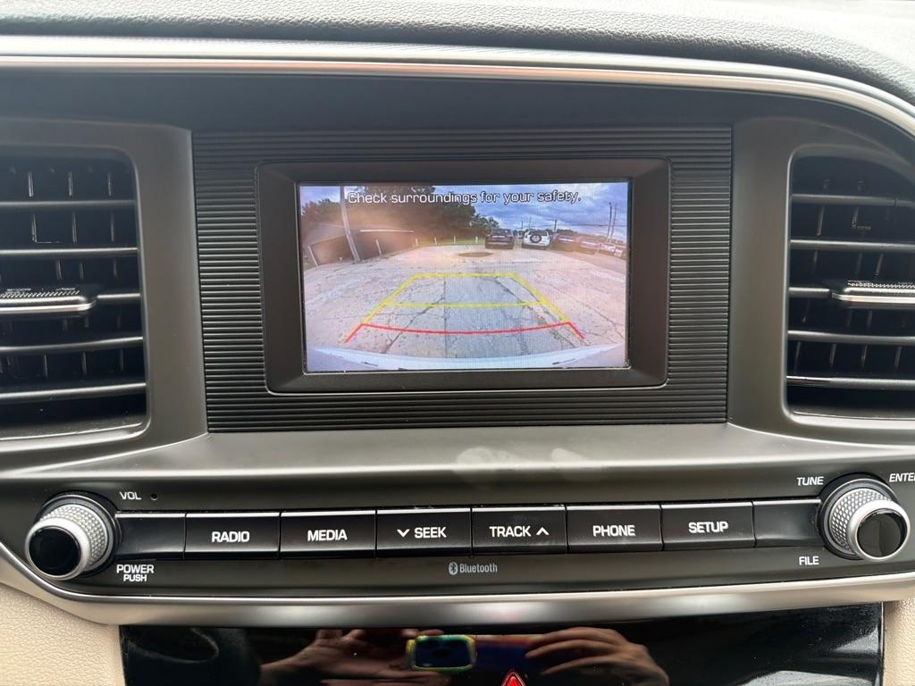 Hyundai Elantra  2019