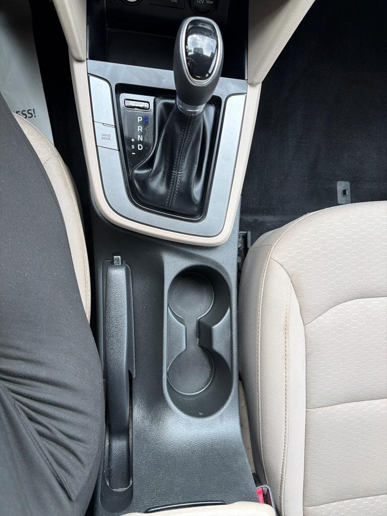 Hyundai Elantra  2019