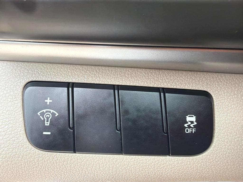 Hyundai Elantra  2019