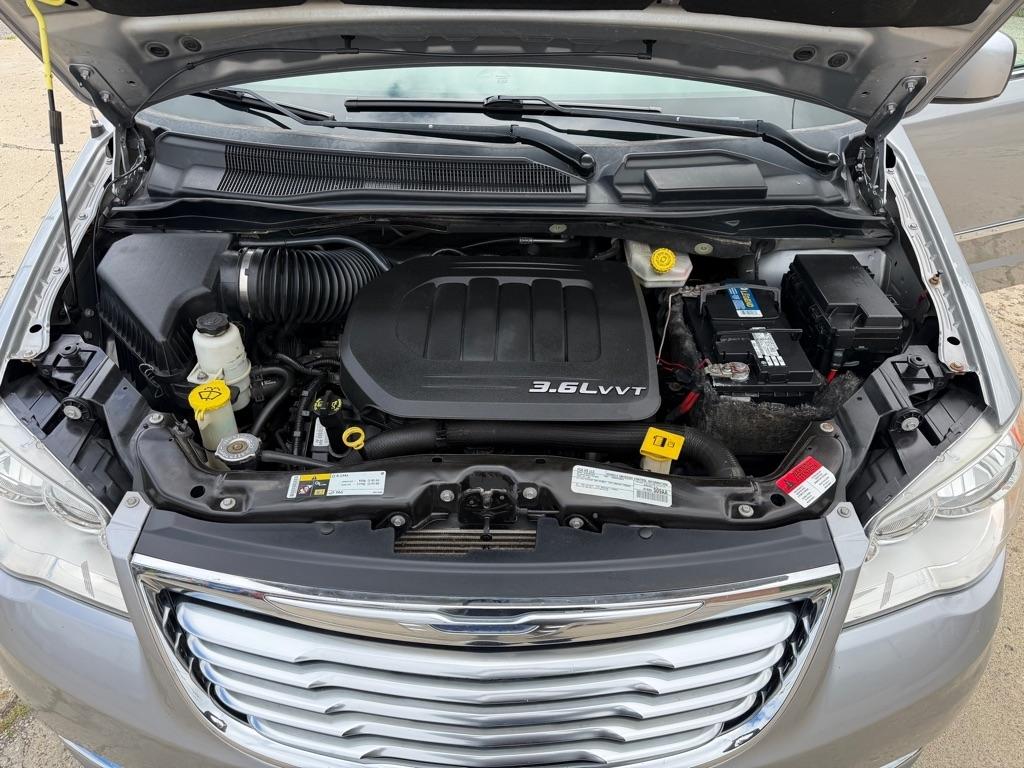 Chrysler Town & Country Touring 2016