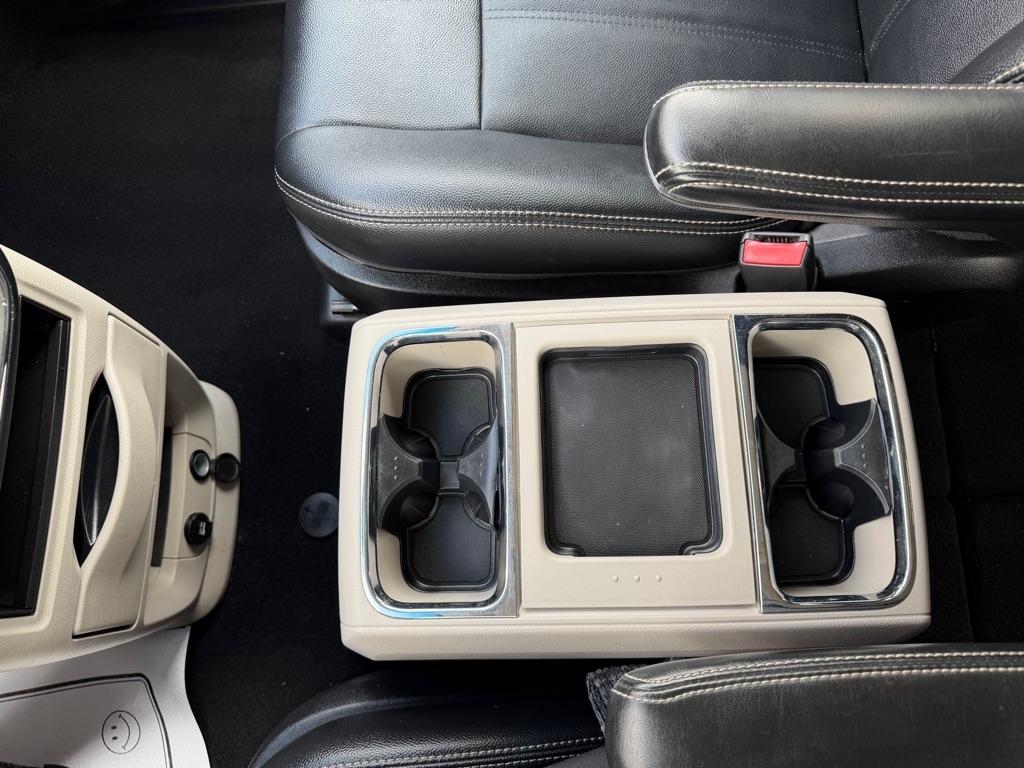 Chrysler Town & Country Touring 2016