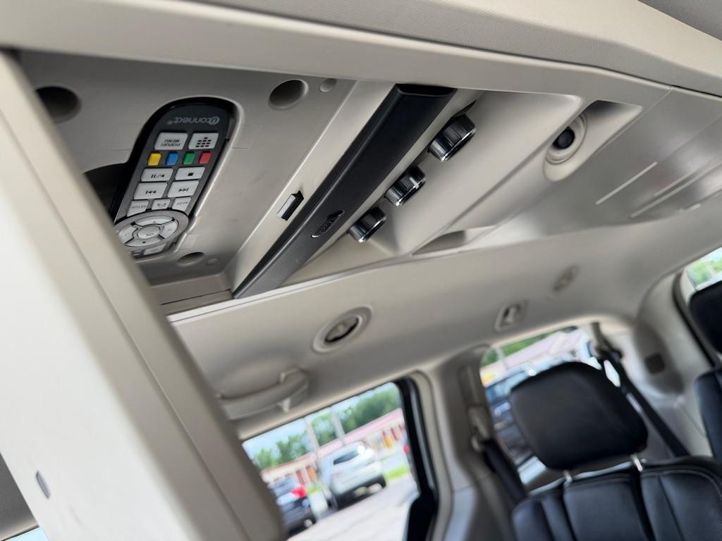 Chrysler Town & Country Touring 2016