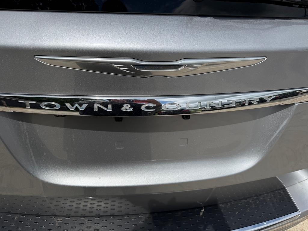 Chrysler Town & Country Touring 2016