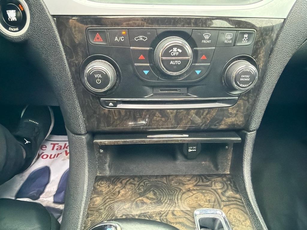 Chrysler 300  2014