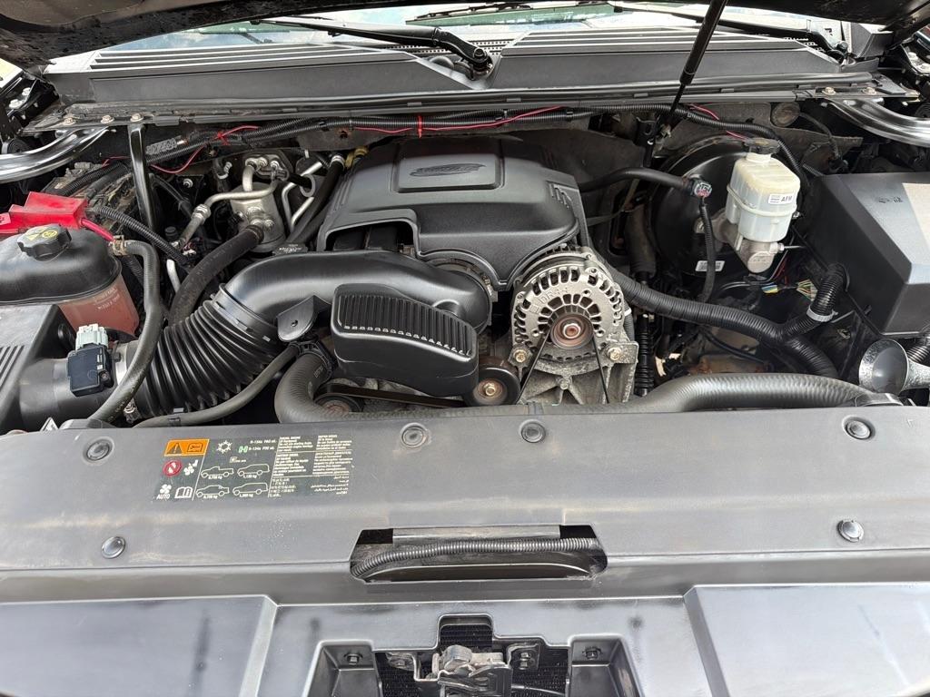 Chevrolet Suburban  2012