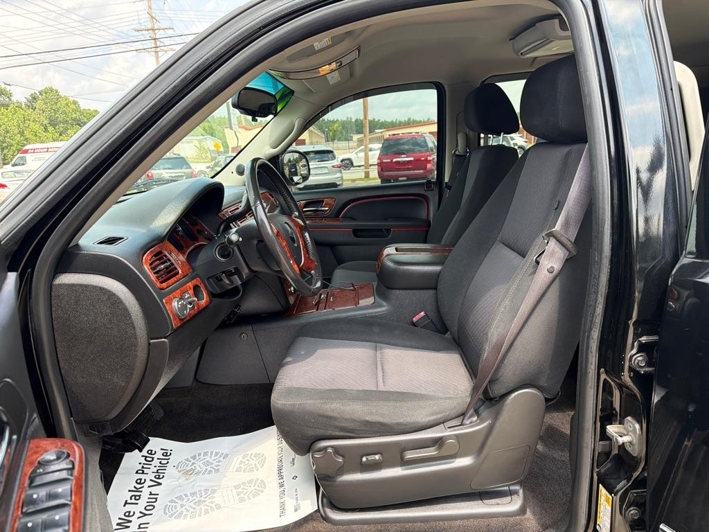 Chevrolet Suburban  2012