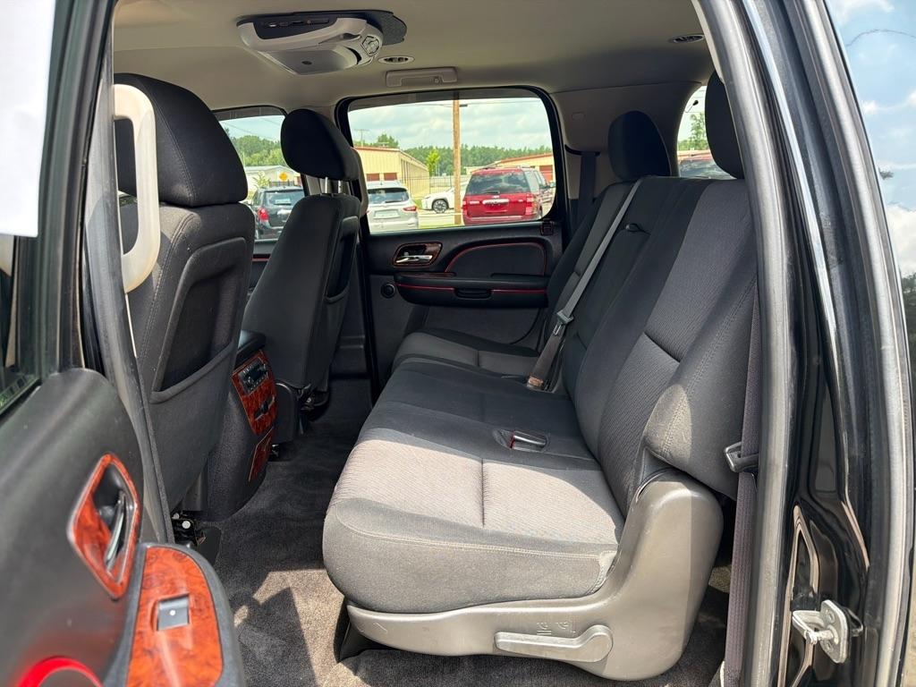 Chevrolet Suburban  2012