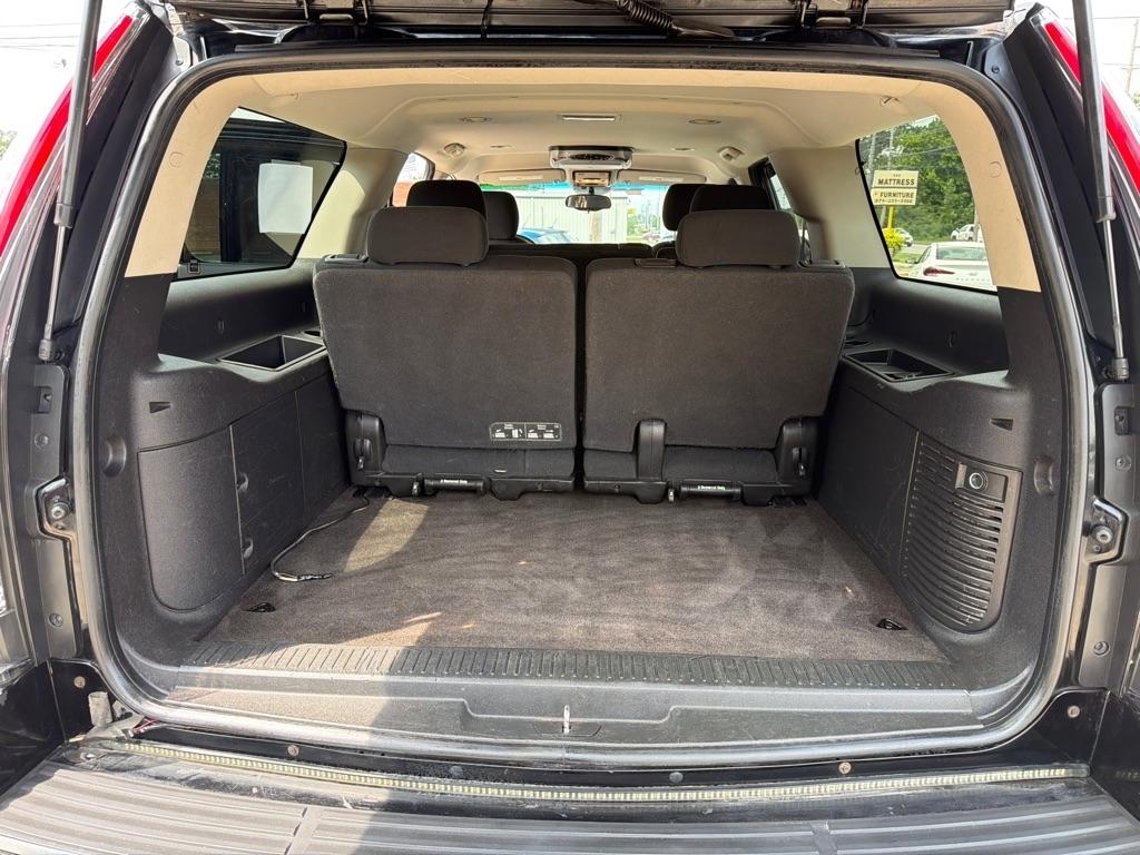 Chevrolet Suburban  2012