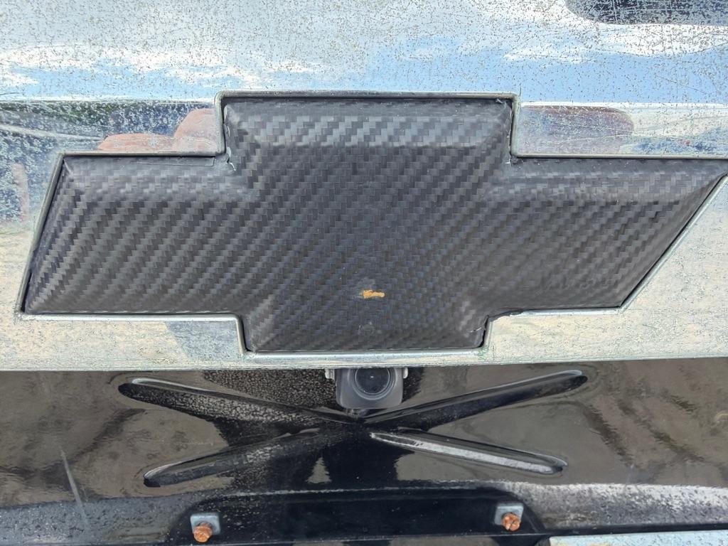 Chevrolet Suburban  2012