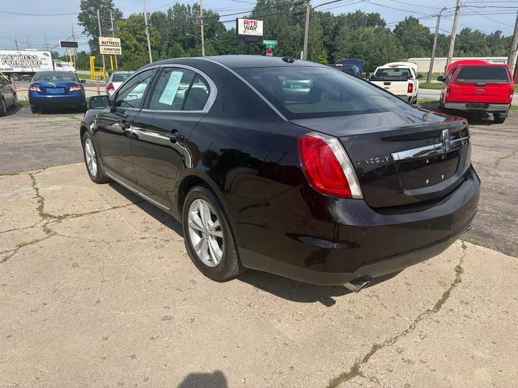 Lincoln MKS  2010