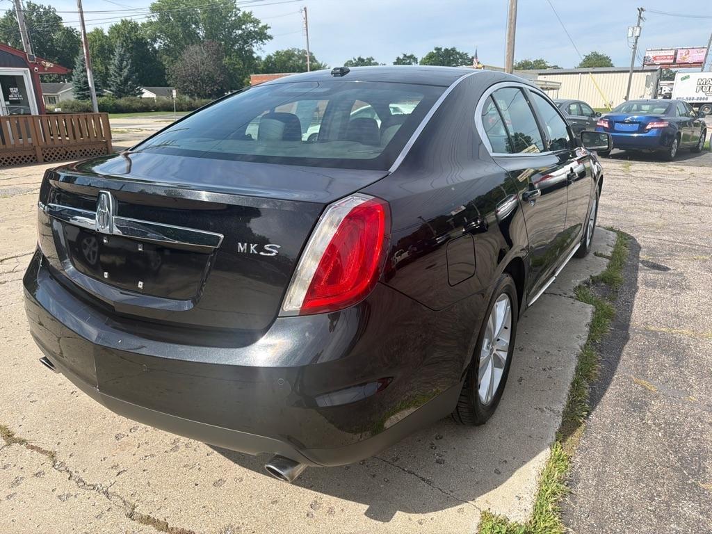Lincoln MKS  2010