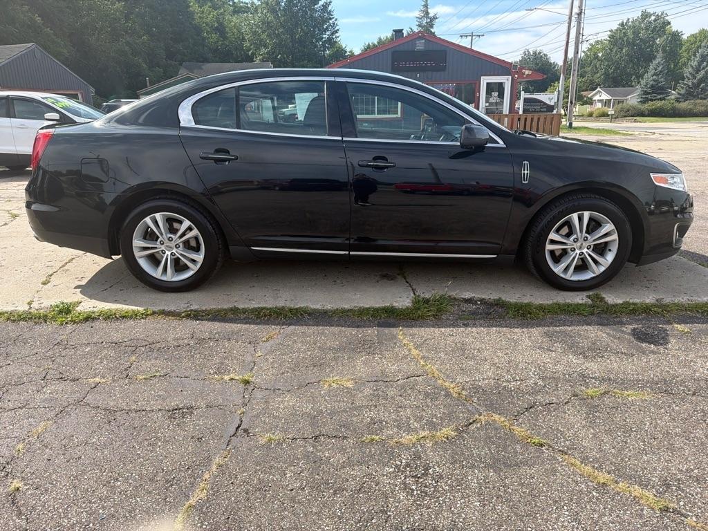 Lincoln MKS  2010