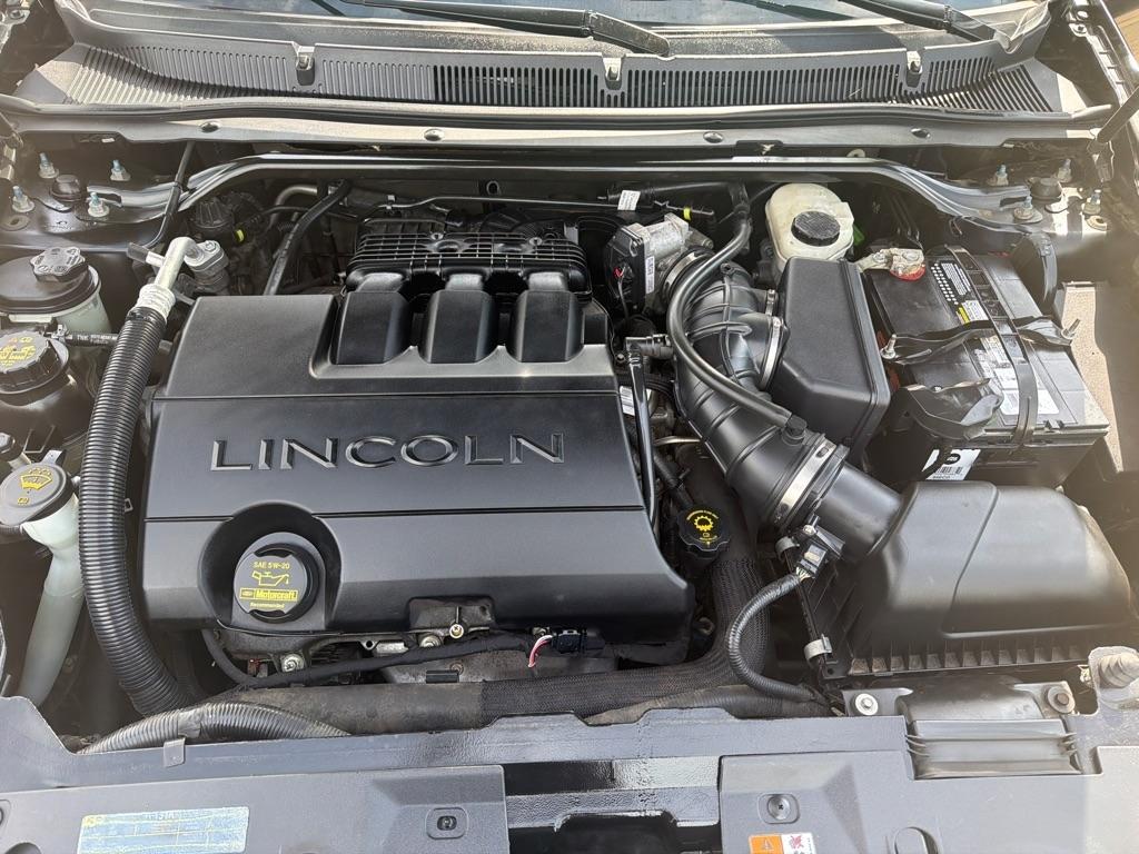 Lincoln MKS  2010