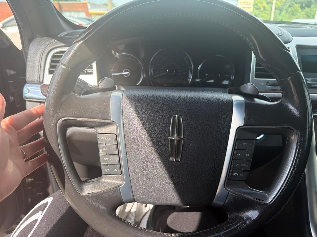Lincoln MKS  2010