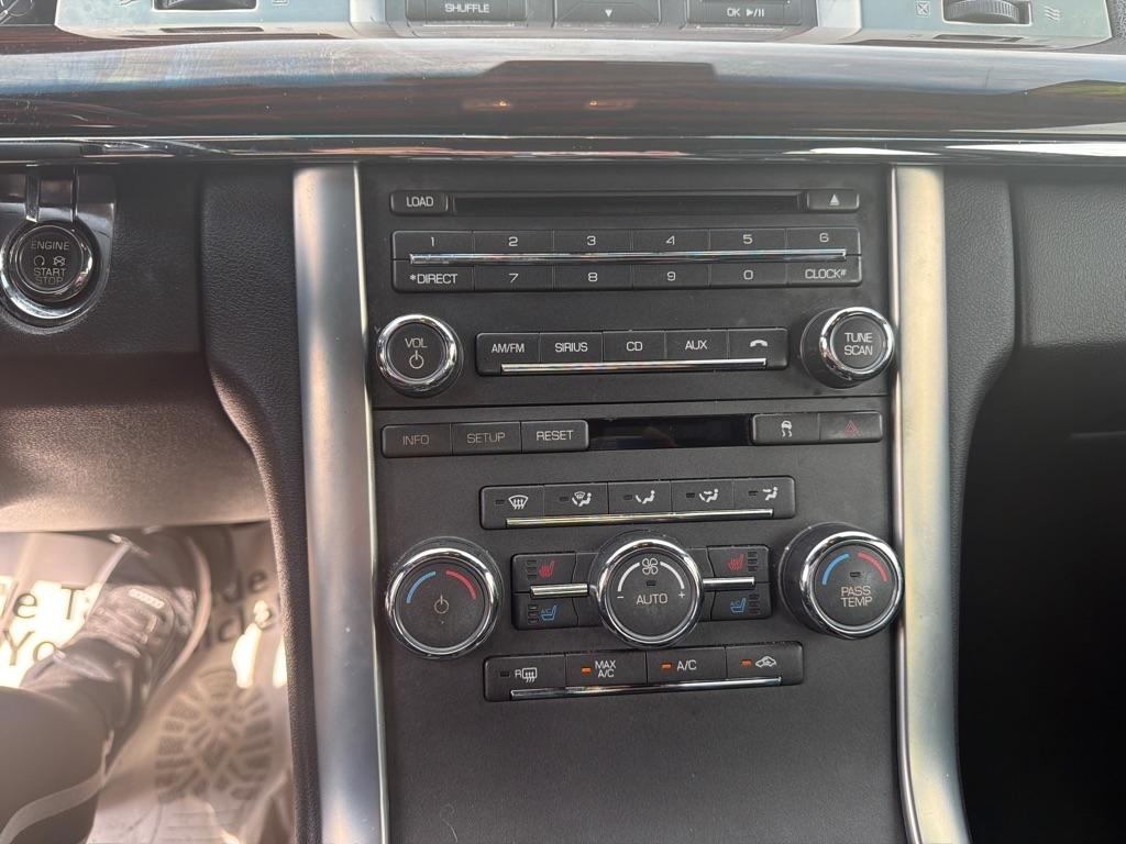 Lincoln MKS  2010