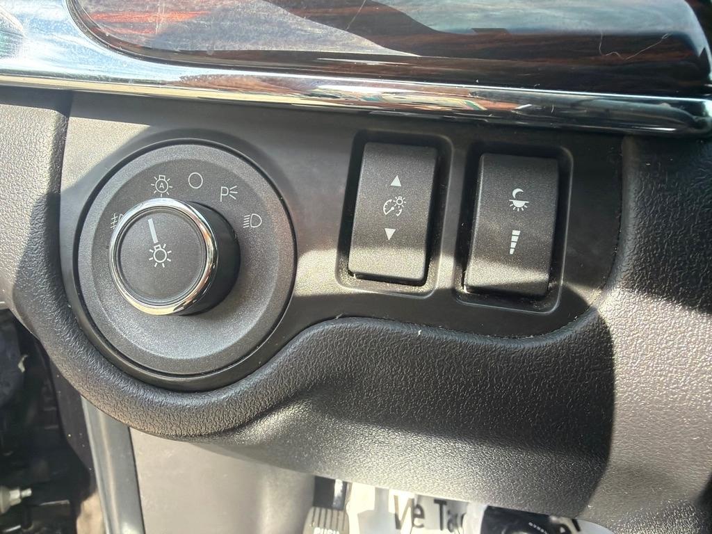 Lincoln MKS  2010