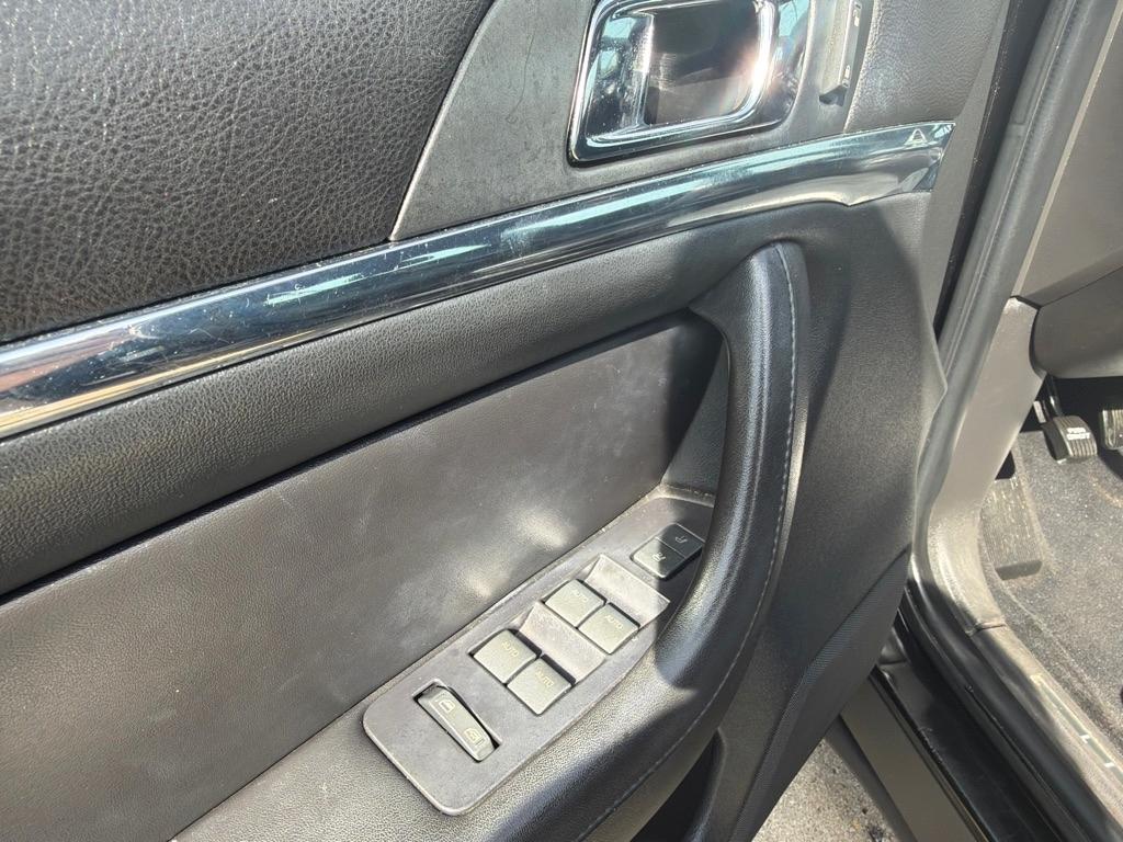 Lincoln MKS  2010