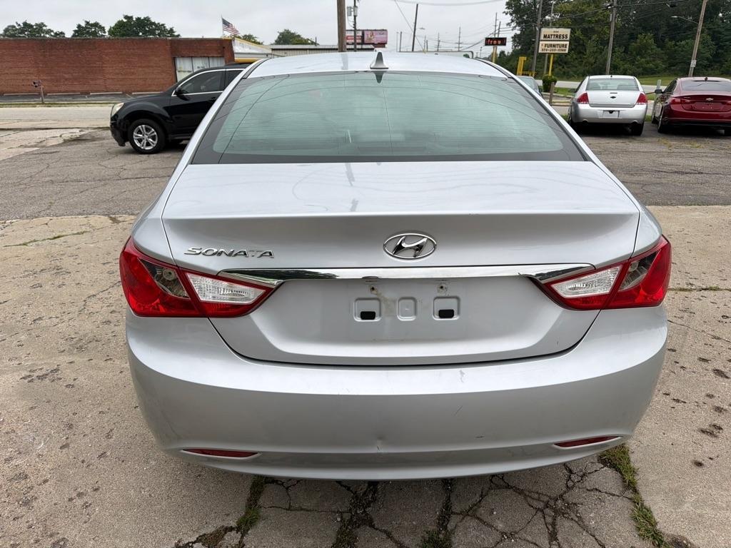 Hyundai Sonata  2011