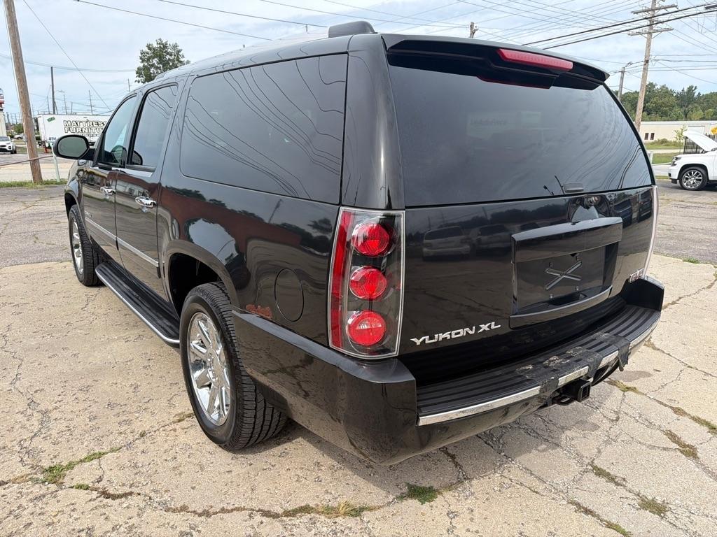 GMC Yukon Denali  2013