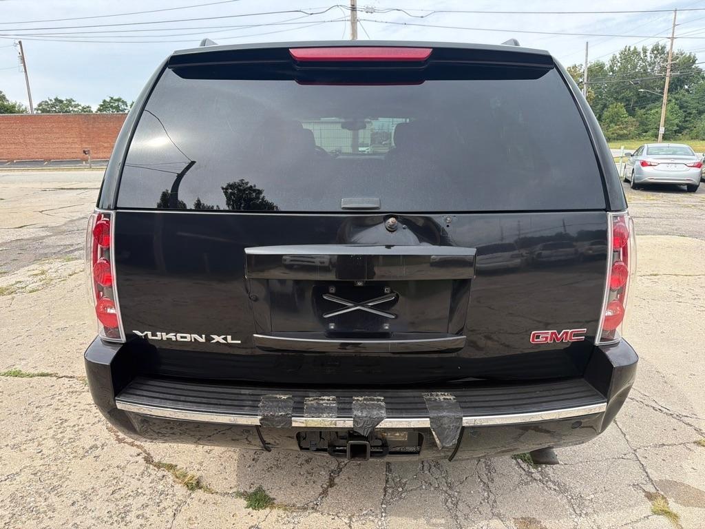 GMC Yukon Denali  2013