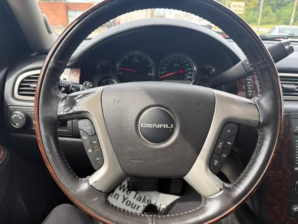 GMC Yukon Denali  2013