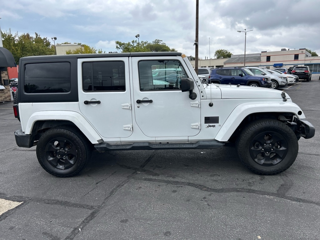 Jeep Wrangler Unlimited Sahara 4WD 2016 Jeep Wrangler Unlimited Sahara 4WD 2016