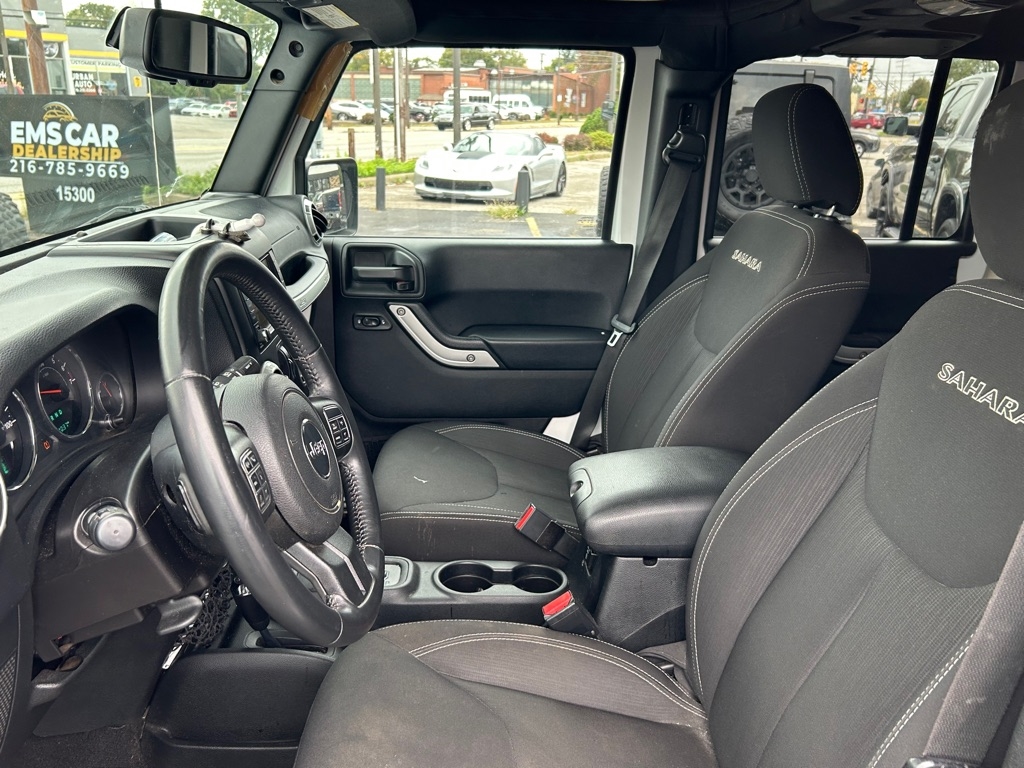 Jeep Wrangler Unlimited Sahara 4WD 2016 Jeep Wrangler Unlimited Sahara 4WD 2016