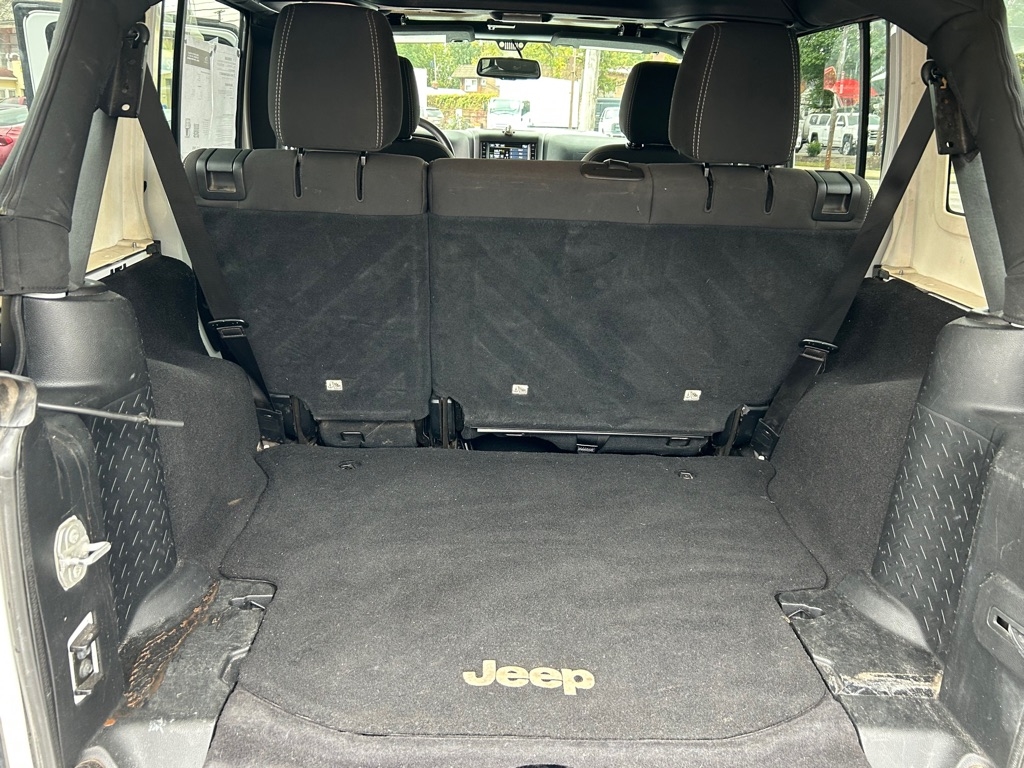 Jeep Wrangler Unlimited Sahara 4WD 2016 Jeep Wrangler Unlimited Sahara 4WD 2016