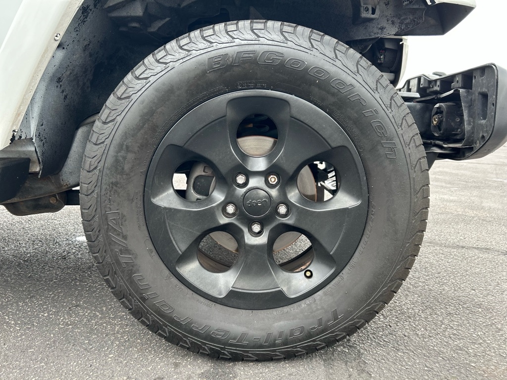 Jeep Wrangler Unlimited Sahara 4WD 2016 Jeep Wrangler Unlimited Sahara 4WD 2016