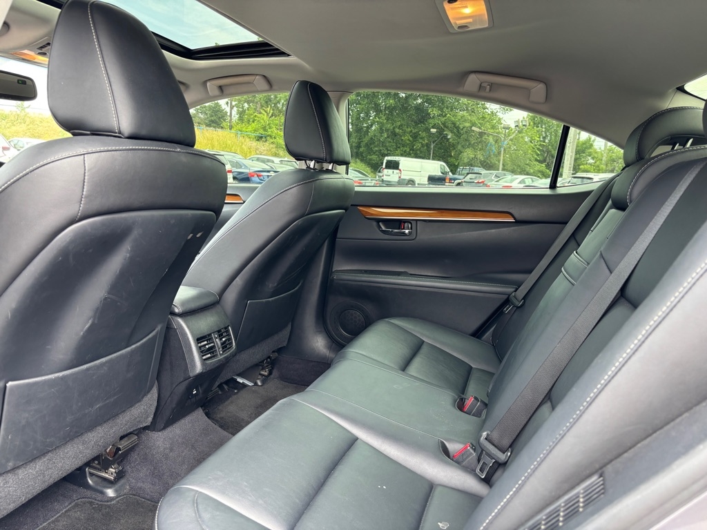 Lexus ES 300h Sedan 2014 Lexus ES 300h Sedan 2014