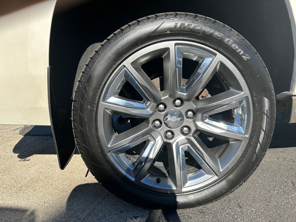 Chevrolet Suburban LTZ 1500 4WD 2015 Chevrolet Suburban LTZ 1500 4WD 2015