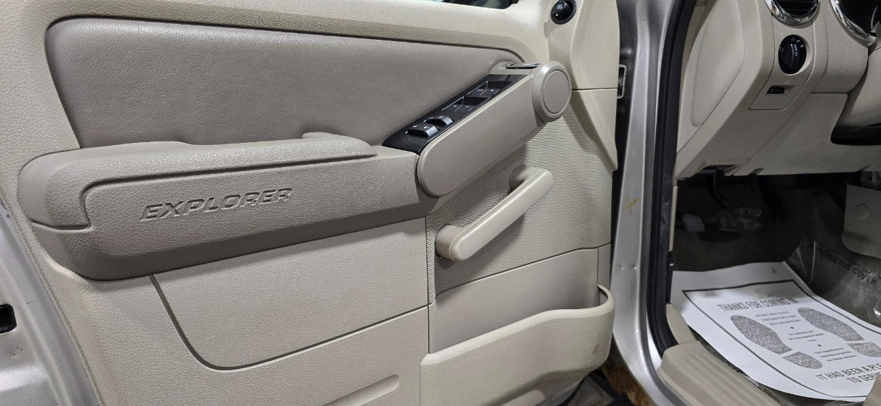 Ford Explorer XLT 4.0L 4WD 2007