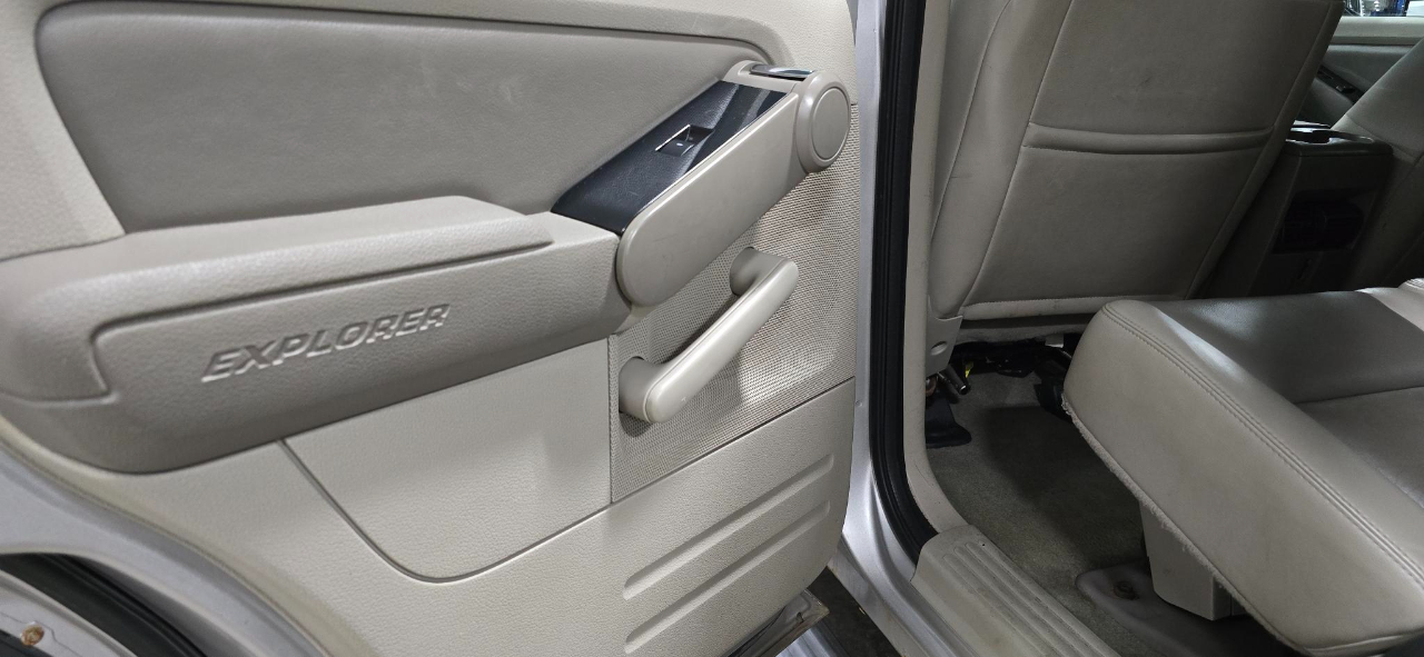 Ford Explorer XLT 4.0L 4WD 2007