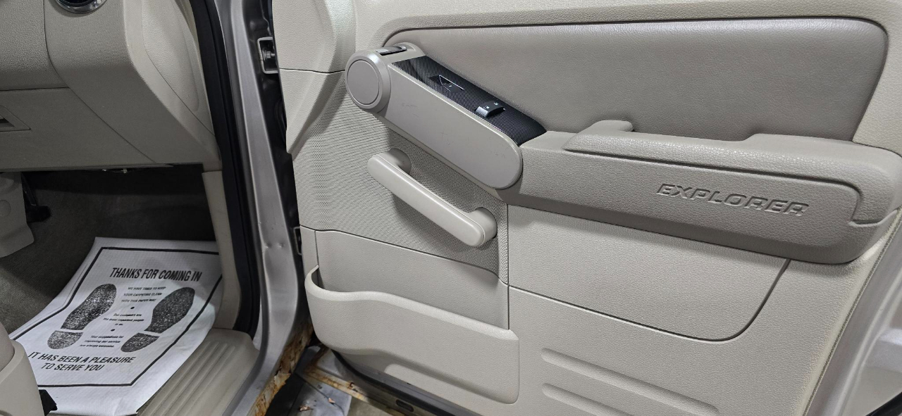 Ford Explorer XLT 4.0L 4WD 2007