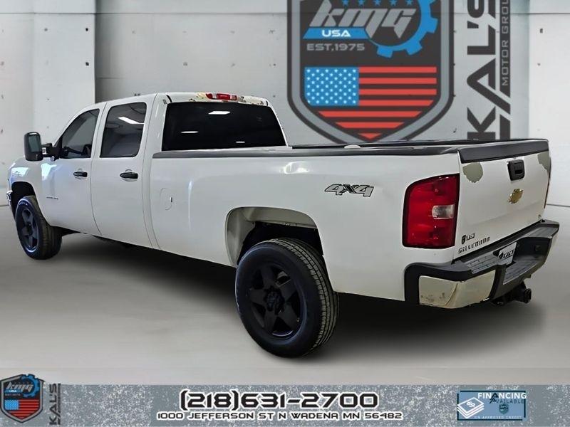 Chevrolet Silverado 3500HD Work Truck Crew Cab 4WD 2011