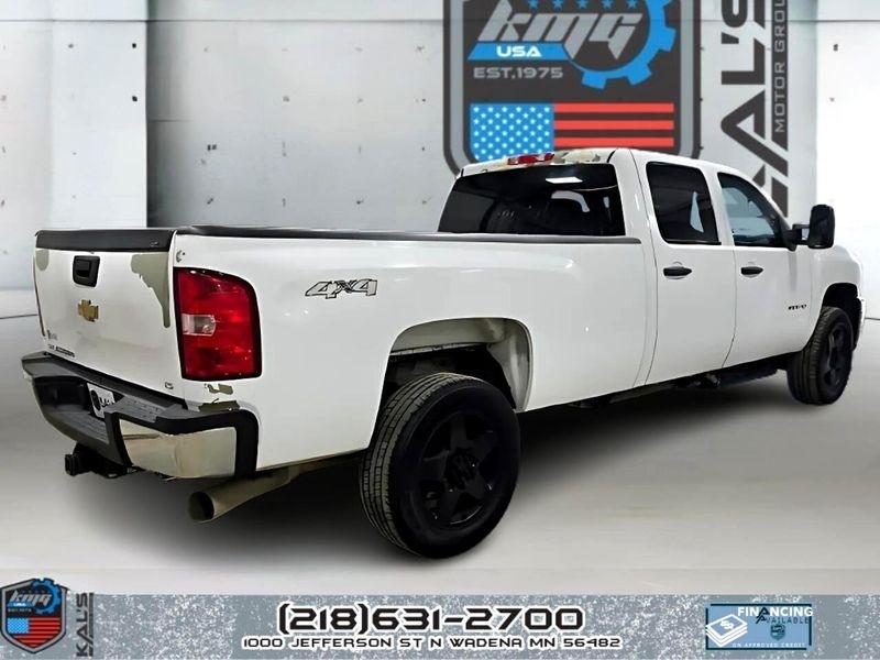 Chevrolet Silverado 3500HD Work Truck Crew Cab 4WD 2011