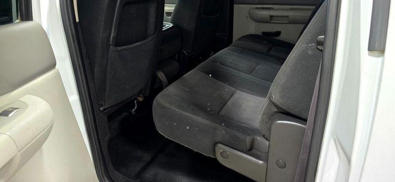 Chevrolet Silverado 3500HD Work Truck Crew Cab 4WD 2011