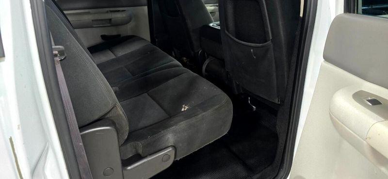 Chevrolet Silverado 3500HD Work Truck Crew Cab 4WD 2011