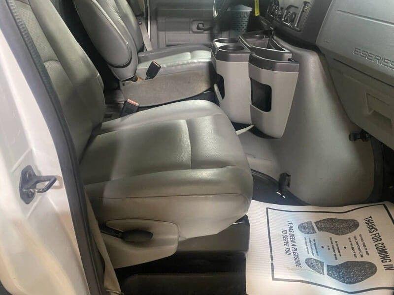 Ford Econoline  2012