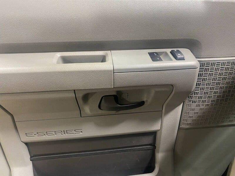 Ford Econoline  2012