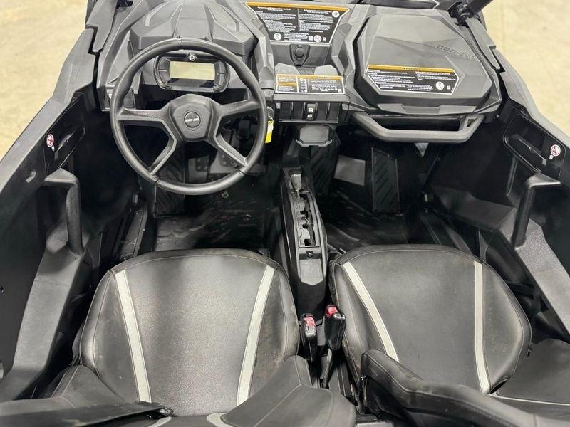 Can-Am Maverick Sport DPS 1000R  2022