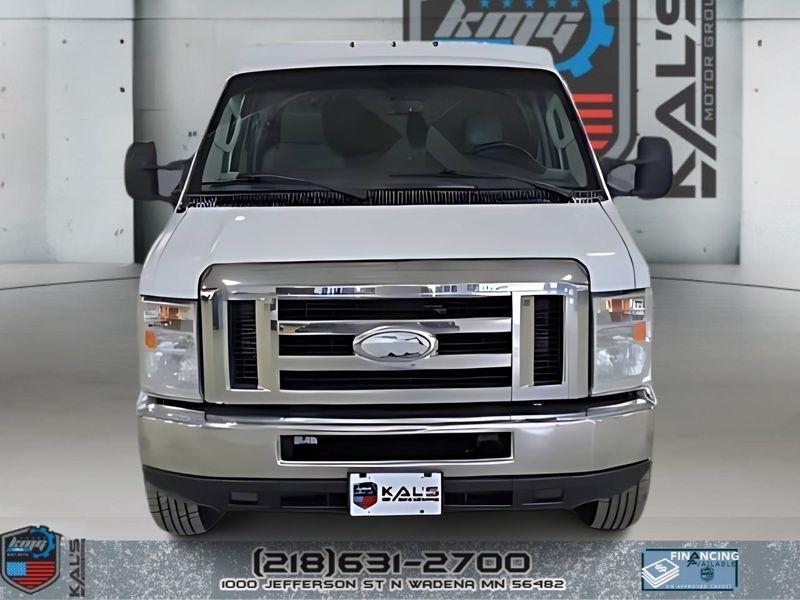 Ford Econoline E-350 Super Duty 2014