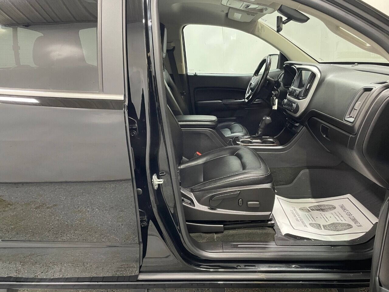 GMC Canyon SLT Crew Cab 4WD Short Box 2017