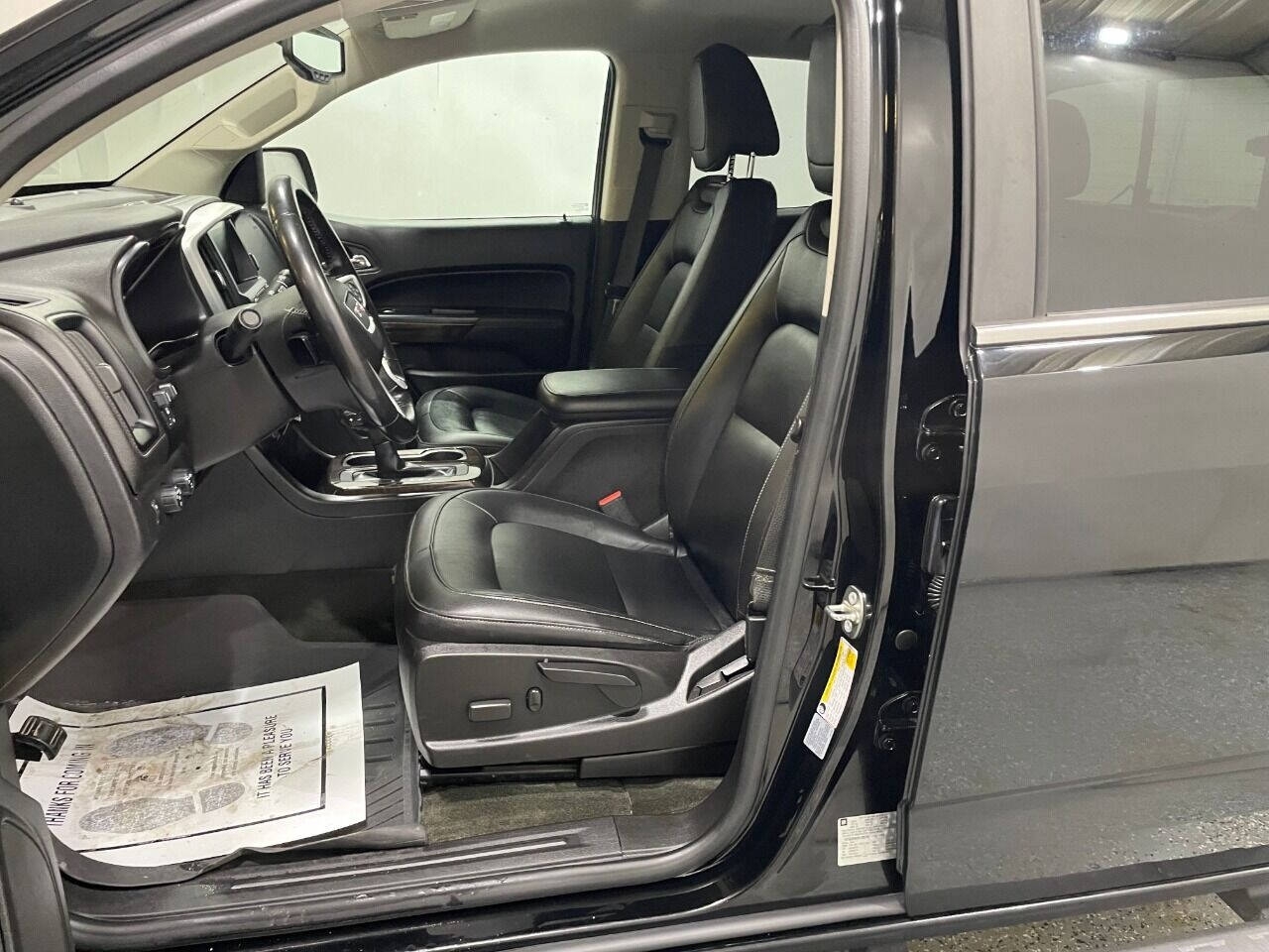 GMC Canyon SLT Crew Cab 4WD Short Box 2017